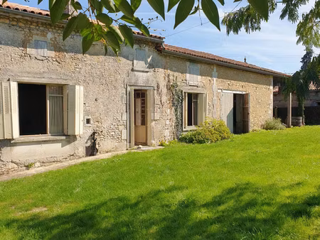 maison et dépendances proche de baignes sainte radegonde (16)