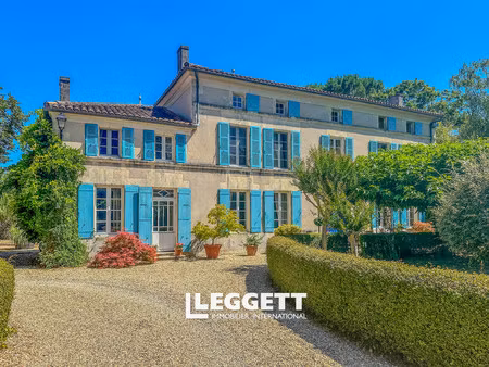 maison 9 pièce(s)  bazauges