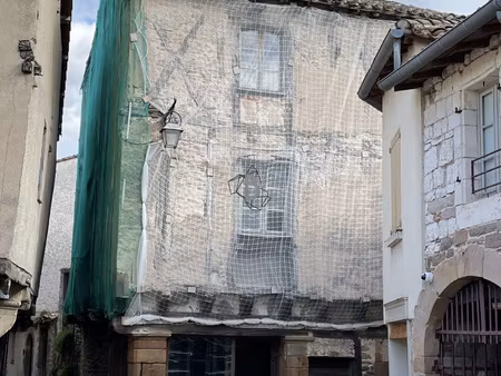 maison avec local commercial 130 m2- monesties