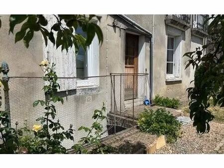 location appartement  m² t-1 à château-renault  320 €