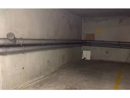 location stationnement  12.16 m² t- à biarritz  120 €