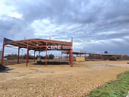 local d'activités à louer