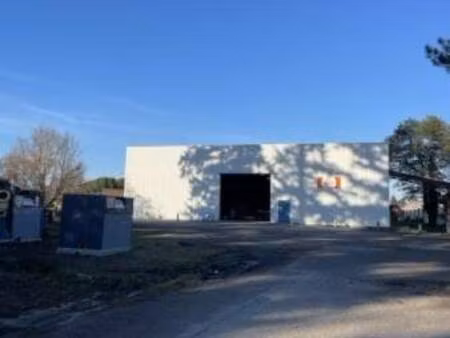 local d'activités à vendre