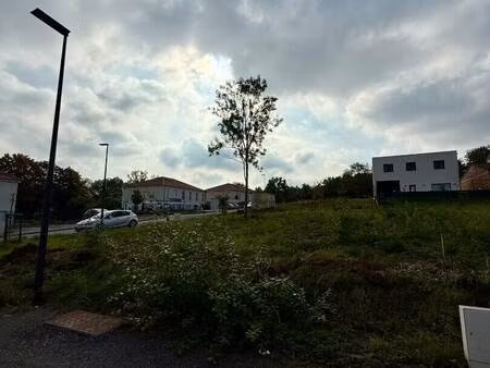 terrain constructible viabilisé à vendre