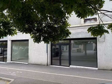 vente immeuble 1200 m² à vierzon (18100)  500 000 €