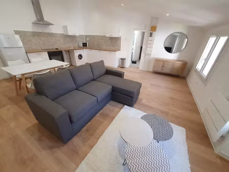location meublée appartement 2 pièces 54 m² à barjols (83670)  680 €