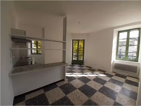 location appartement 3 pièces 53 m² à ales (30100)  548 €