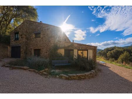 a vendre propriete autosuffisante sur 4ha à puget-ville