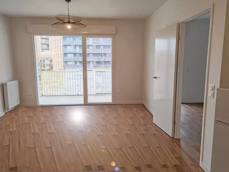 location meublée appartement 1 pièce 42 m² à fleury-sur-orne (14123)  793 €