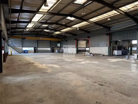 bâtiment industriel de 3 463 m² à vendre