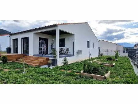 proche vinça - lotissement calme sur 480 m2 clos villa plain pied sur 3 faces