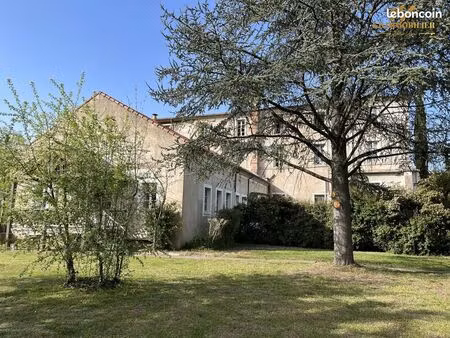 immeuble 1871 m² coux