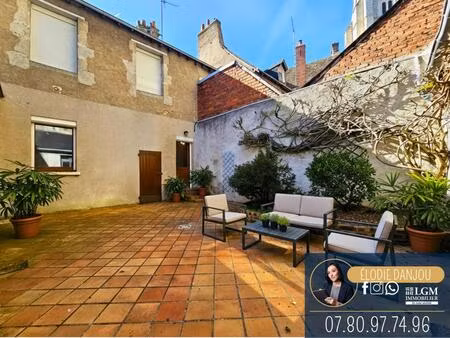 châteaudun – spacieuse maison de ville avec 4 chambres  cour et garage