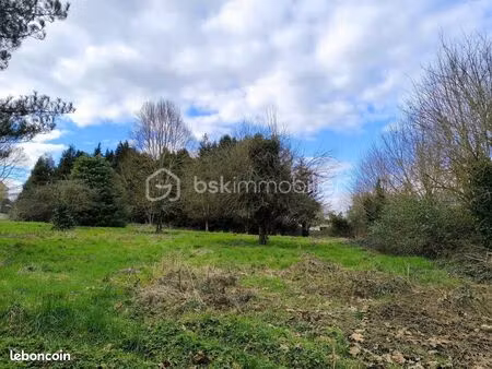 terrain 4 300 m² le grand luce