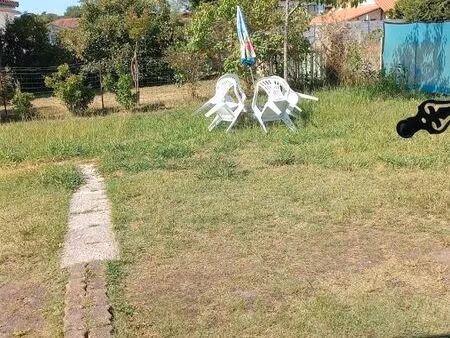 grande chambre meublée divisée en coin nuit et coin repas chez l'habitant .louer chez ■ ht