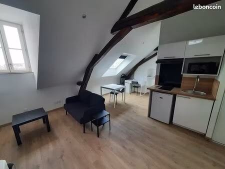 studio meublé à louer en plein centre de poitiers