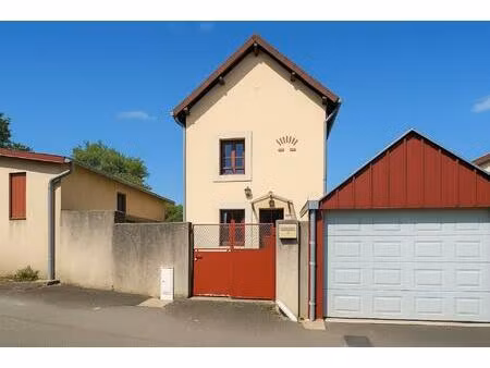 maison de bourg 62m²- 2 chambres- garage- cour