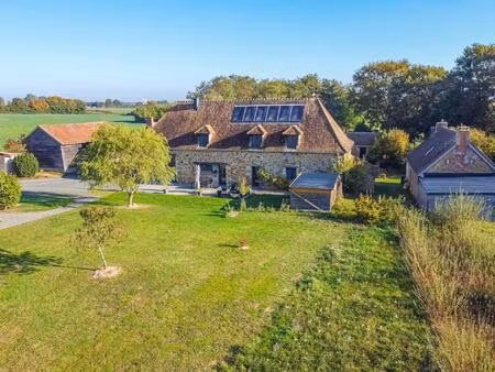 grange rénovée avec 1 hectare et dépendances