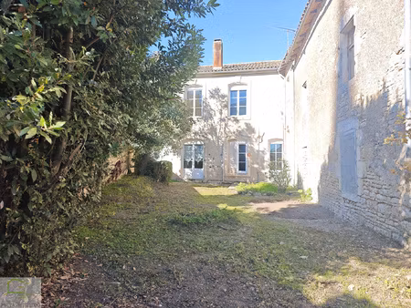 maison de bourg avec jardin.