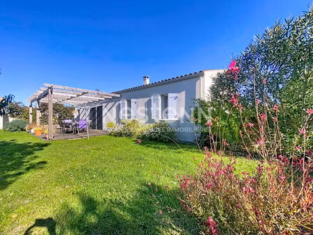 maison a vendre champagnes les marais- 4 chambres- garage -jardin clos