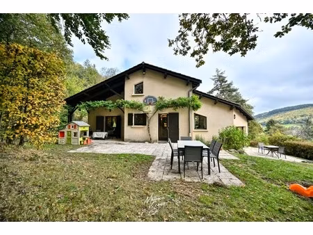 propriete verdoyante à aveize