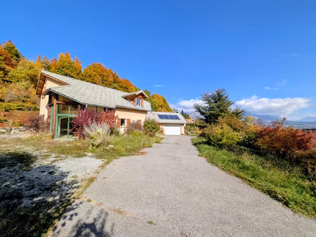maison d'architecte t4 de 190m2 environ sur un terrain de 23