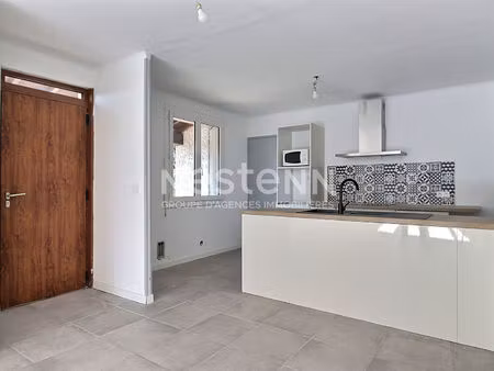 a louer- superbe maison 4 pièces d'environ 93.50 m² avec garage et jardin - avignon- secte