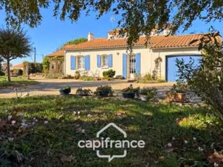 vente maison à fontaines (85200) : à vendre / 165m² fontaines