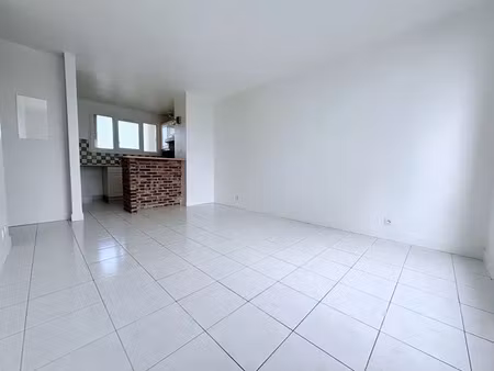 appartement 2 pièces 44 m² à louer bois-d'arcy 78390 ? | era immobilier