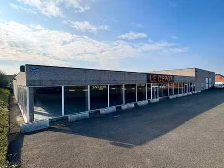 showroom + entrepôt