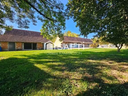 maison 5pièces 3 chambres plus d'1 ha de terrain