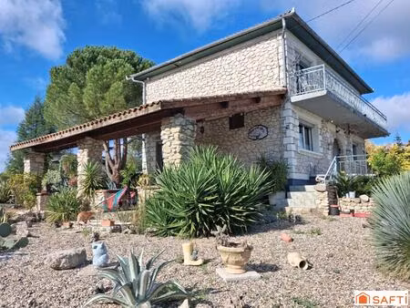 maison en pierre 147m2  4 chambres  piscine  garage sur parcelle 1ha17