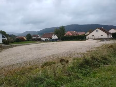 à vendre – magnifique terrain constructible de 912 m² – marnoz - secteur salins-les-bains 
