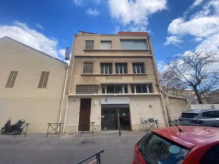 location local professionnel 175m²