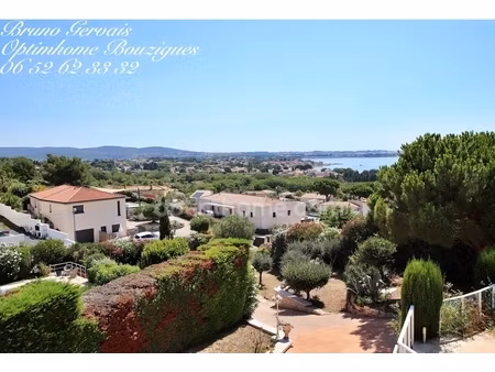 superbe villa dominant l'étang de thau à vendre à bouzigues