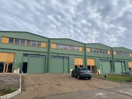 location local d'activités stains 8 554 m²