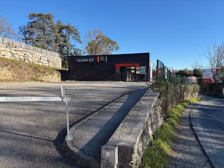 location commerce 300 m² à aubenas (07200)