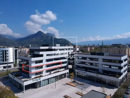 location local professionnel 837m² seyssinet pariset 38170