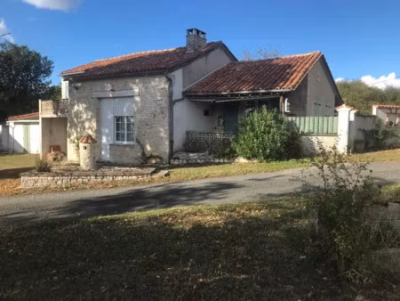 vente maison 4 pièces 118 m² à la rochefoucauld (16110)  187 400 €