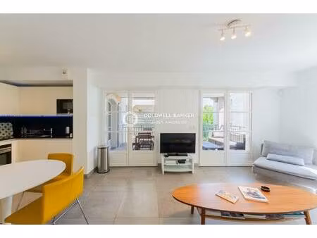 saint-tropez centre : élégant 3 pièces avec terrasse  parking