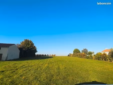 terrain 800 m² salles d angles