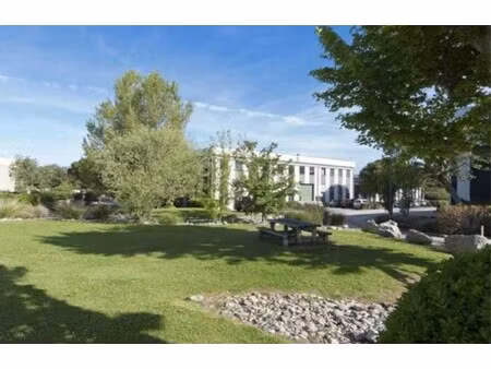 location local professionnel 2 165m² marseille 9ème