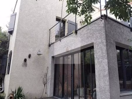 maison comme neuve dans un écrin de bambous