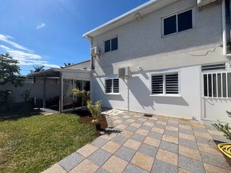 location maison 4 pièces 82m² petite ile 97429