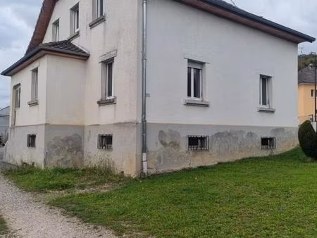 située dans un environnement calme