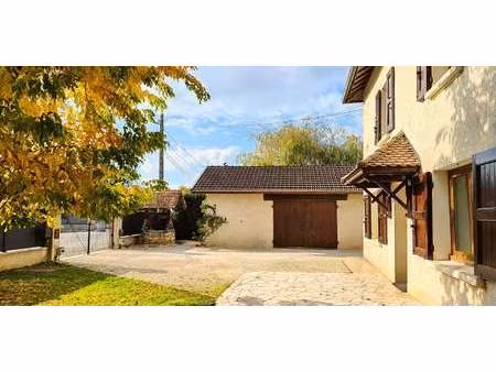 maison avec jardin et terrasse corbelin (38)