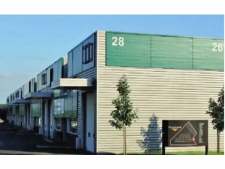 a louer  local d'activités  disponible immédiatement  proche de la zone commerciale de sai