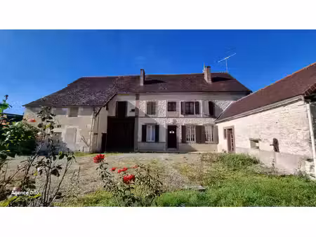 maison de campagne : 2 appartements avec jardin
