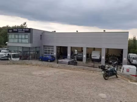 local industriel la croix valmer