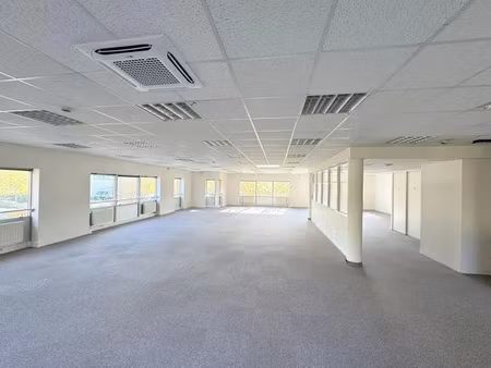 a louer - bureaux - guyancourt